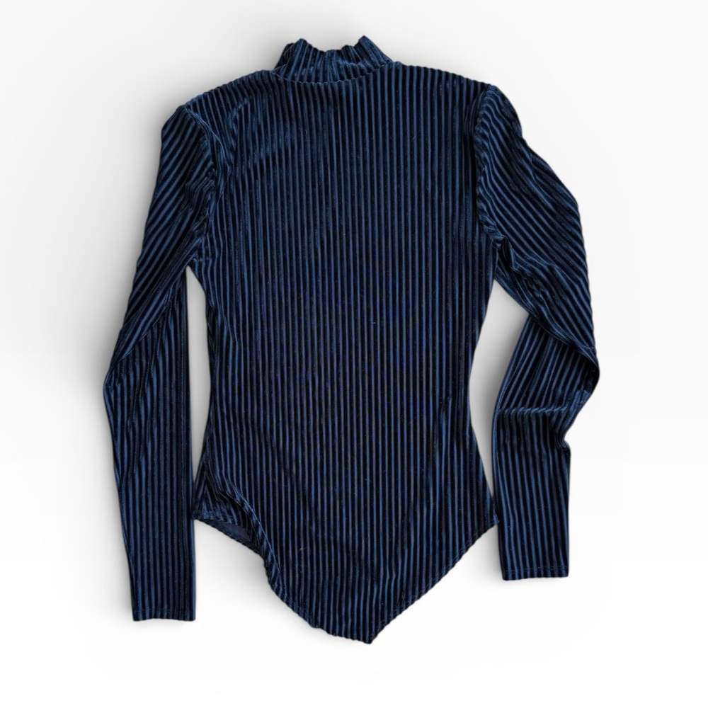 House of Harlow 1960 Gray Striped Velvet Top